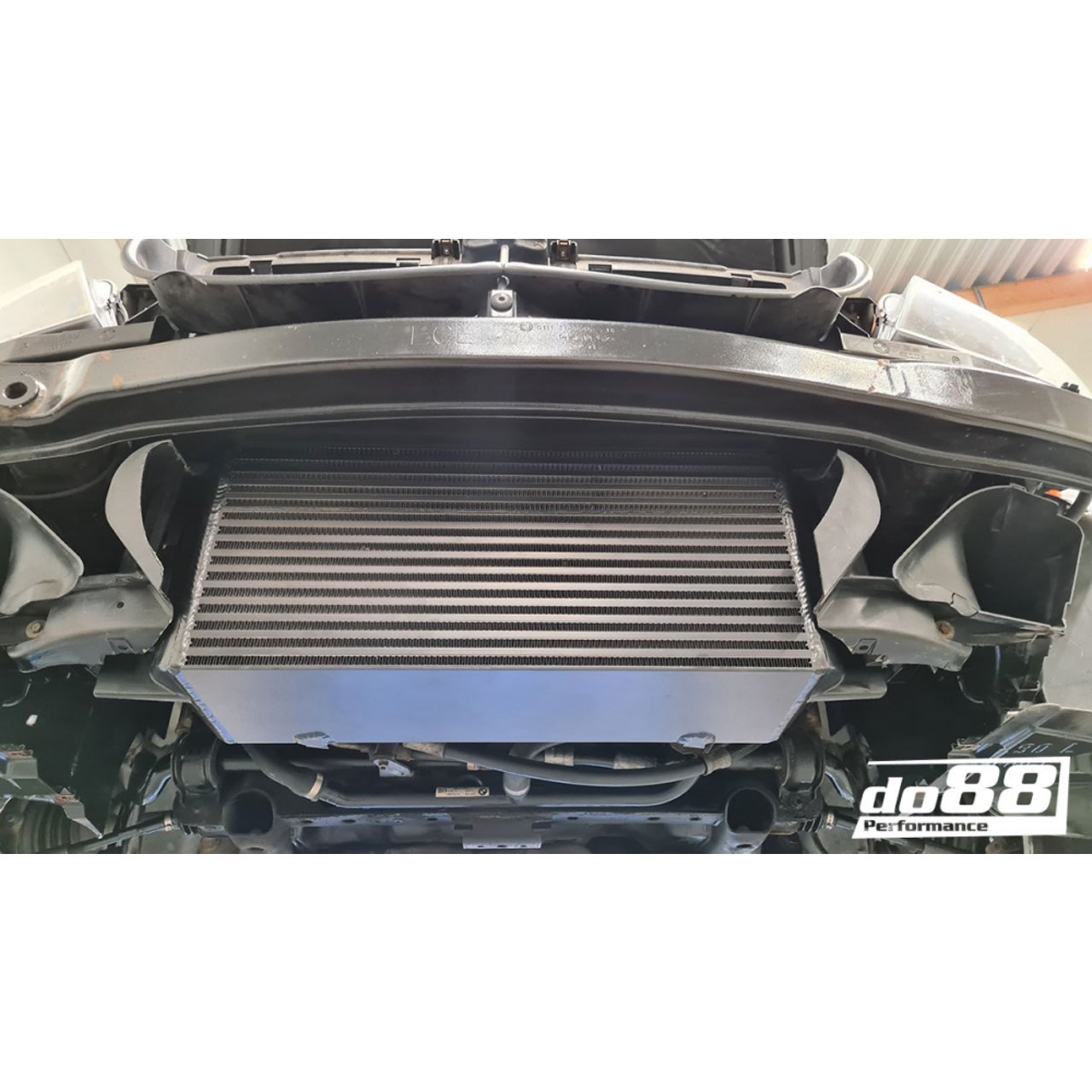 55071_do88_Burkhart_Engineering_Ladeluftkühler_N54_N55_E9x_E82_E89_BMW_5_1280 Ladeluftkühler